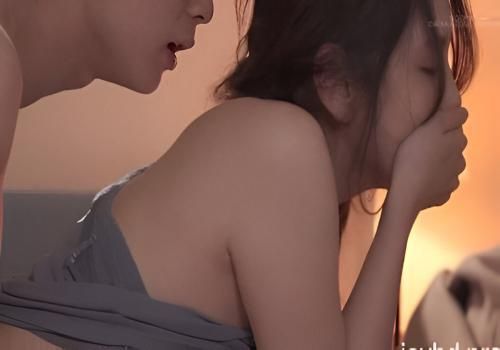 Chị gái tốt bụng giữ kín chuyện em trai địt lồn